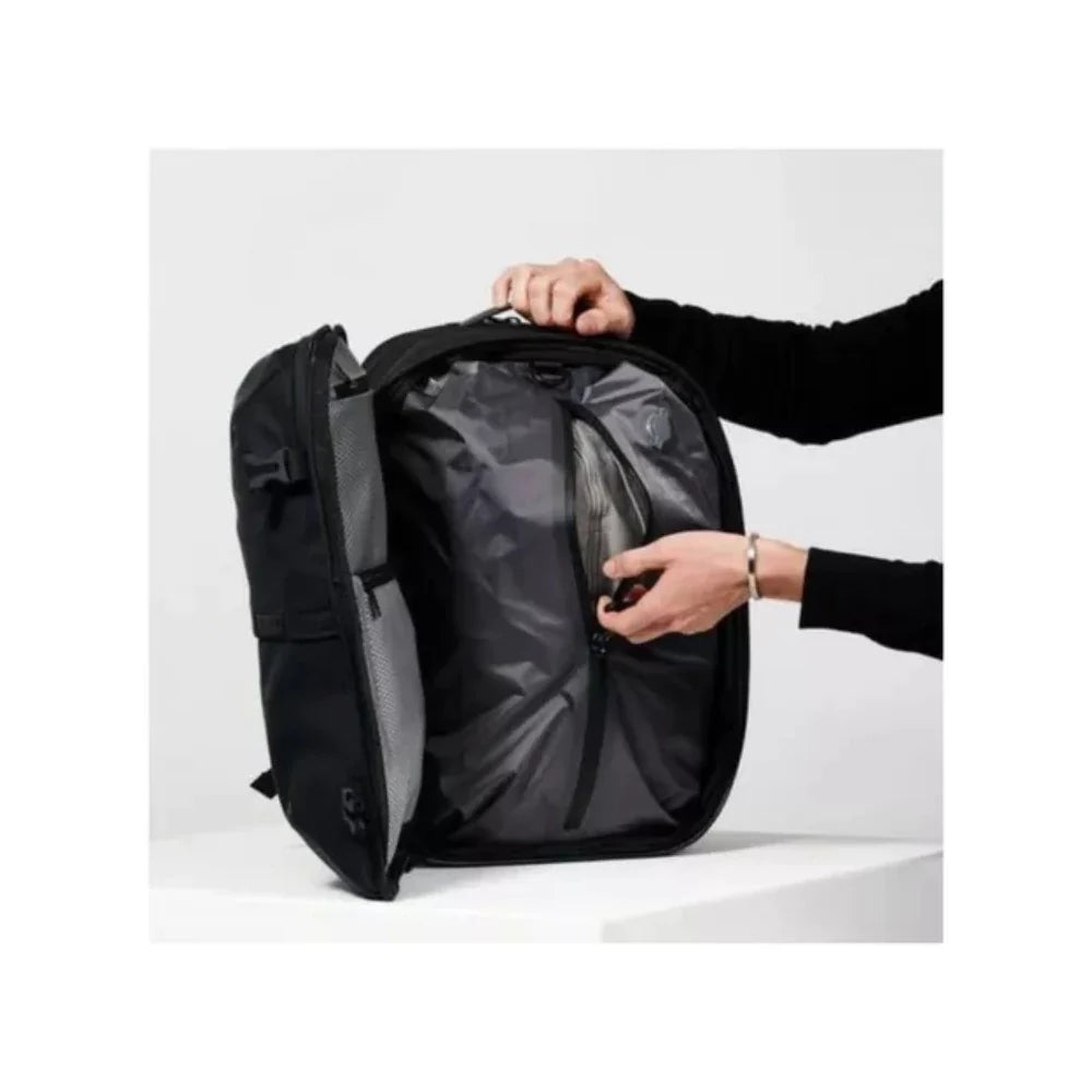 Combo Viajero: Valija Carry On + Mochila de Compresión